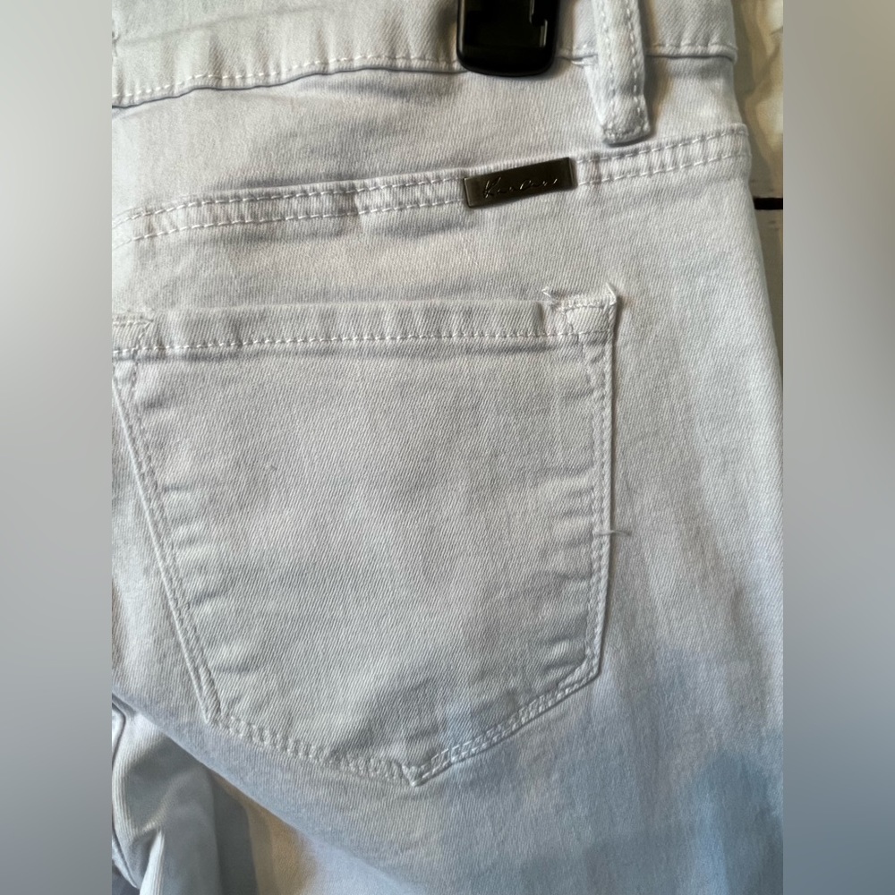NWT KANCAN Mid Rise Ankle Skinny White Jeans Size 13/30 Ripped front - Picture 6 of 8